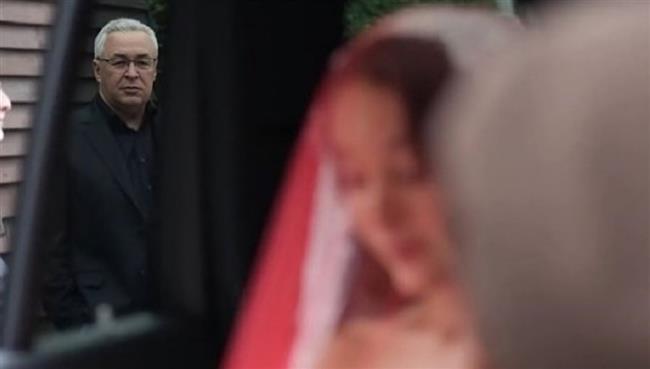 الزوجة على حق دائمًا.. أب يفاجئ عريس ابنته بوثيقة شروط قبل الزفاف