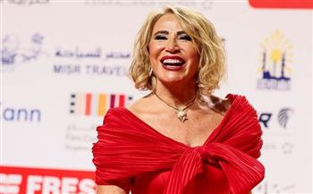 احتفالية خاصة لـ يسرا وزغاريد لاستقبال إيناس الدغيدي في أولى ليالي مهرجان الجونة