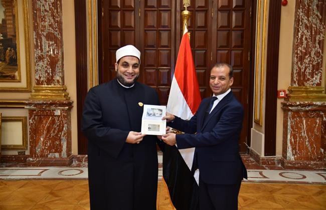 الأعضاء المعينون يتوافدون على مجلس الشيوخ لاستلام كارنيهات العضوية 
