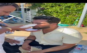 إصابة الفنان معتصم النهار خلال تصوير مشاهده بفيلم "نصيب" بالغردقة.. صور