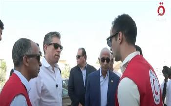 وكيل الأمين العام للأمم المتحدة للشؤون الإنسانية يتفقد المركز اللوجيستي للهلال الأحمر بالعريش