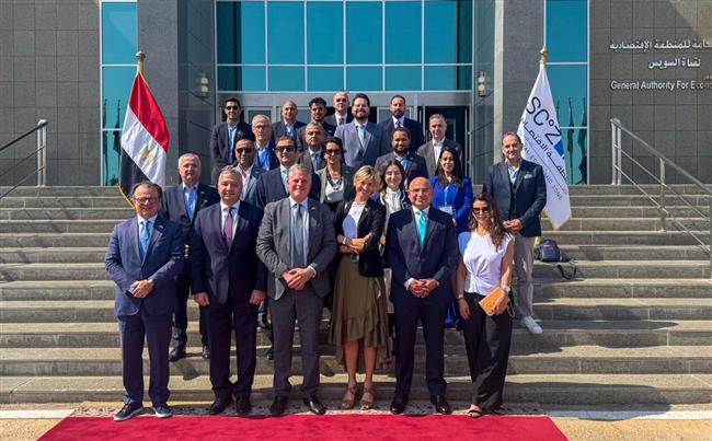 رئيس المنطقة الاقتصادية لقناة السويس يبحث مع وفد سويسري فرص الاستثمار المشترك بالسخنة