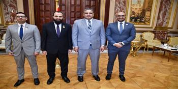 نواب التنسيقية يتسلمون كارنيهات العضوية بمجلس الشيوخ