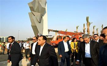رئيس الوزراء يطمئن ميدانيا على الانتهاء من أعمال تطوير المنطقة المحيطة بالمتحف الكبير