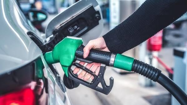 البترول تعلن بدء تطبيق الأسعار الجديدة للبنزين والسولار اليوم 