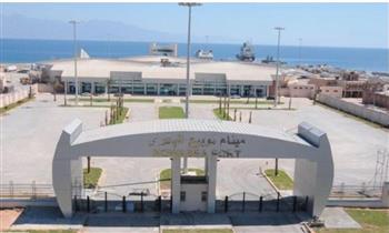 تداول 3900 طن بضائع و325 شاحنة بميناء نويبع البحري