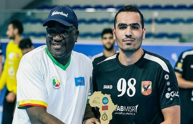 «كاستيلو» أفضل لاعب في مباراة الأهلي وفلاورز البنيني في بطولة إفريقيا لليد 