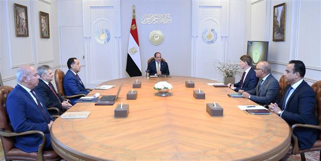 الرئيس السيسي يستقبل رئيس مجلس إدارة مجموعة "أيه بي موللر ميرسك"