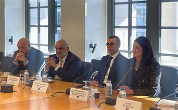 وزيرا الاستثمار والتخطيط يبحثان مع مؤسسة التمويل الدولية التوسع في آليات تمويل القطاع الخاص 