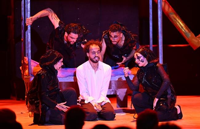 "جحر الأفاعي".. دراما نفسية عن رائعة هاملت ضمن ملتقى شباب المخرجين