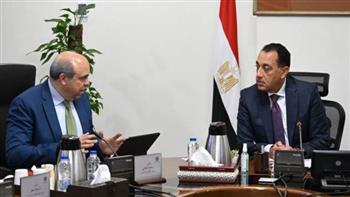   لتقديم خدمات وتجارب سفر «استثنائية»  «د. مدبولى» يبحث مع «د. الحفنى» خطط دعم وتطوير المطارات
