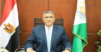 محافظ الجيزة يوجه رؤساء الأحياء بالتأكد من إلتزام السائقين بالتعريفة الجديدة 