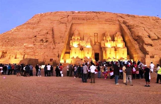 مدينة أبو سمبل تتزين لاستقبال الزائرين لمشاهدة ظاهرة تعامد الشمس فجر الأربعاء