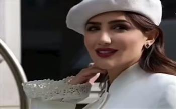 مي عمر بإطلالة بيضاء كلاسيكية في باريس