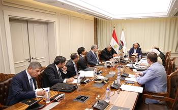وزير قطاع الأعمال العام يبحث مع مجموعة "طلعت مصطفى" تعزيز التعاون في المشروعات السياحية 