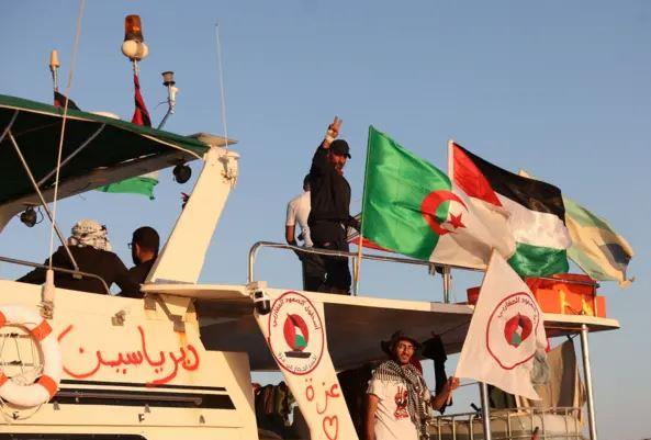 وزير الخارجية اليوناني: 39 سفينة من أسطول مساعدات غزة وصلت إلى ميناء أسدود   