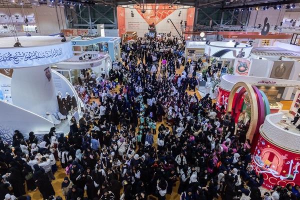 تحت شعار "بينك وبين الكتاب".. انطلاق معرض الشارقة الدولي للكتاب نوفمبر المقبل