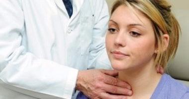 أعراض قصور الغدة الدرقية ..  لدى الكبار والصغار