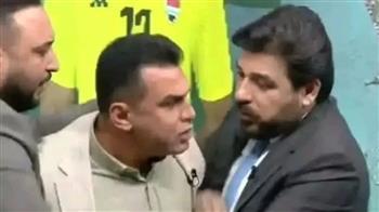 ألفاظ نابية واشتباك جسدي.. شجار عنيف بين ضيوف برنامج عراقي (فيديو)
