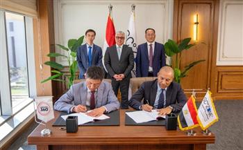 رئيس اقتصادية قناة السويس يشهد توقيع عقود 4 مشروعات جديدة بالمنطقة الصناعية بالسخنة