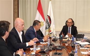 وزير قطاع الأعمال يبحث مع رئيس "أروجلو" العالمية التعاون في إدارة وتشغيل مصانع الغزل الجديدة