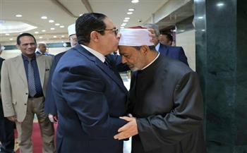شيخ الأزهر يستقبلُ رئيس جامعة القاهرة لبحث سُبُل تعزيز التعاون العلمي والثقافي