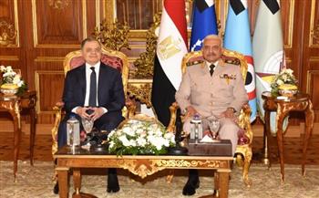 الفريق اول عبد المجيد صقر يستقبل وزير الداخلية للتهنئه بالذكرى الـ52 لإنتصارات أكتوبر 