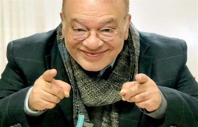 صلاح عبد الله يهنيء ياسر وخالد  جلال بـعد تعينهما بمجلس«الشيوخ" على طريقته الخاصة