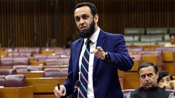 وزير الإعلام الباكستاني يؤكد التزام الحكومة الراسخ بالقضاء على الإرهاب