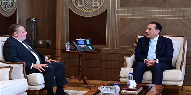 رئيس الوزراء يلتقي محافظ البنك المركزي لمتابعة جهود تنسيق السياسات المالية والنقدية