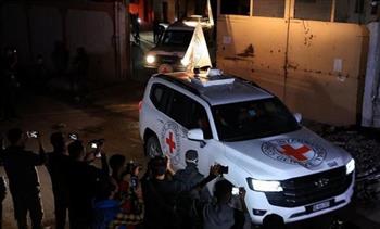 جيش الاحتلال: الصليب الأحمر تسلم جثماني محتجزين اثنين من حماس جنوب غزة