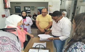 وكيل وزارة صحة البحر الأحمر يتفقد وحدة الميناء الصحية استعدادًا للاعتماد