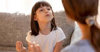 اليوم العالمي للتلعثم.. كيف تكتشف الأم إصابة طفلها بالتأتأة؟| خاص