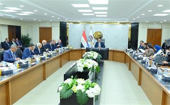 وزير قطاع الأعمال: إيرادات "القابضة الكيماوية" 18.8 مليار جنيه.. وصافي الربح 7.6 مليارا 