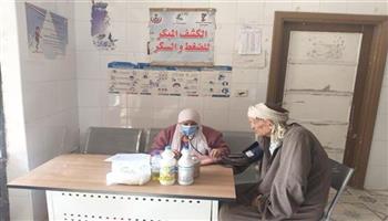 صحة المنيا: علاج 944 مواطنا في قافلة طبية بسمالوط ضمن "حياة كريمة"
