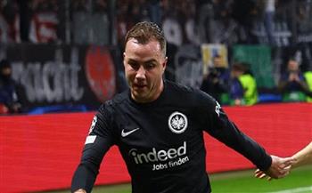 دوري أبطال أوروبا.. تشكيل هجومي لـ آينتراخت بقيادة جوتزة في مواجهة ليفربول 