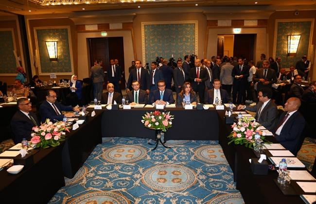 وزير الثقافة يشهد إطلاق وثيقة الاستراتيجية الوطنية للبناء والعمران الأخضر المستدام 