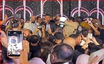 زفاف حاتم صلاح بحضور النجوم.. وأغنيات أحمد سعد تشعل الأجواء
