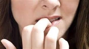 قضم الأظافر يؤدي إلى مشاكل صحية بالقلب.. دراسة توضح