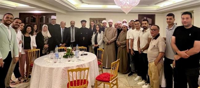 السفيرة المصرية في الجابون تلتقي بأعضاء الجالية المصرية
