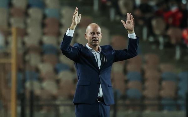 دوري أبطال أفريقيا.. حكم مباراة الأهلي وإيجل نوار يطرد جراديشار  