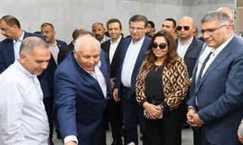 وزيرا الزراعة والتنمية المحلية يتفقدان محطة غربلة وإعداد التقاوي بالخارجة