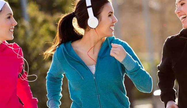 لو بتمشي بخطى سريعة.. فهذه السمات تميز شخصيتك