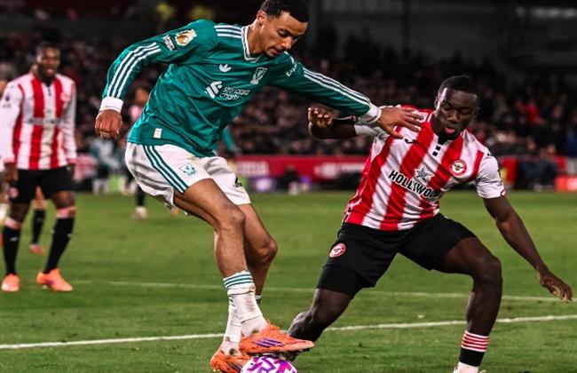 الدوري الإنجليزي.. ليفربول يتأخر بثنائية أمام برينتفورد في شوط أول مثير