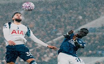 الدوري الاتجليزي.. توتنهام يهزم إيفرتون بثلاثية ويصعد للمركز الثالث