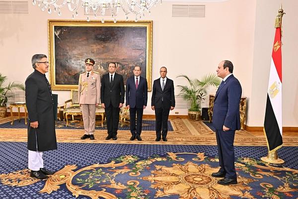 الرئيس السيسي يتسلم أوراق اعتماد 23 سفيرًا جديدًا لدى مصر| صور