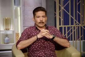 ياسر فرج يروي لأول مرة تفاصيل انفصاله وعودته لزوجته قبل وفاتها: «رجعت لها بعد ما جالها السرطان»