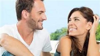 دون كلمات.. سلوكيات تكشف حبه الحقيقي لك