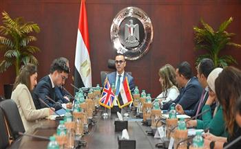 وزير الاستثمار يبحث مع السفير البريطاني بالقاهرة سبل دعم الشراكة الاقتصادية بين البلدين