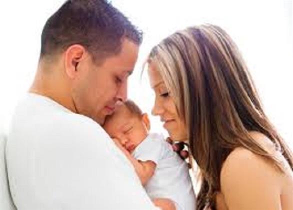 هل الأمومة والأبوة تقللان من الروابط العاطفية بين الطرفين؟.. دراسة توضح